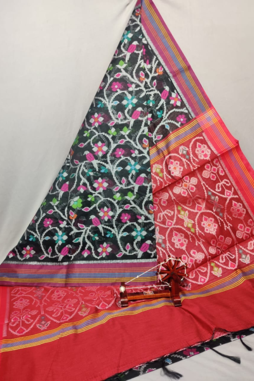 Black Dupatta with Red Border design